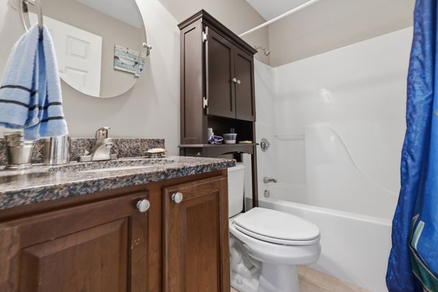 140 Commonwealth Ave 23, North Attleboro, MA 02760