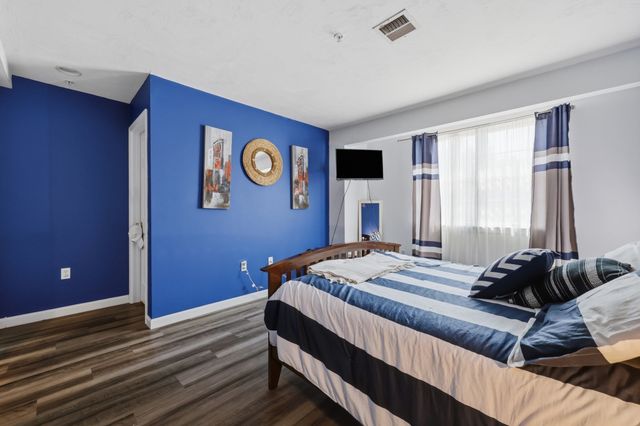 140 Commonwealth Ave 23, North Attleboro, MA 02760