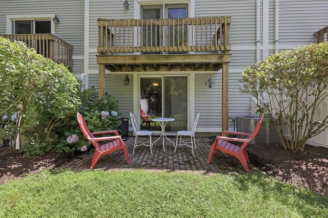 140 Commonwealth Ave 23, North Attleboro, MA 02760