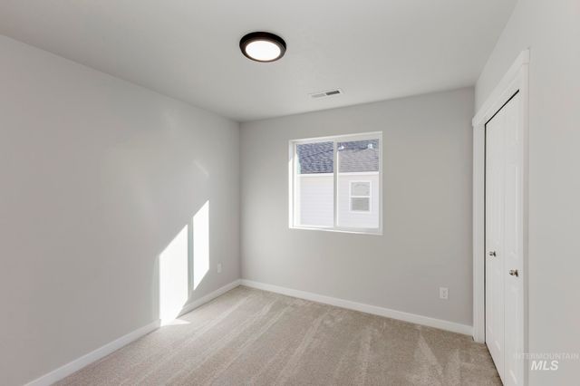 227 W 17th Ave, Jerome, ID 83338