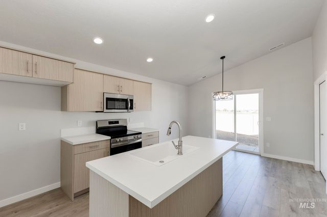 227 W 17th Ave, Jerome, ID 83338