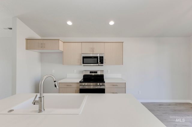 227 W 17th Ave, Jerome, ID 83338