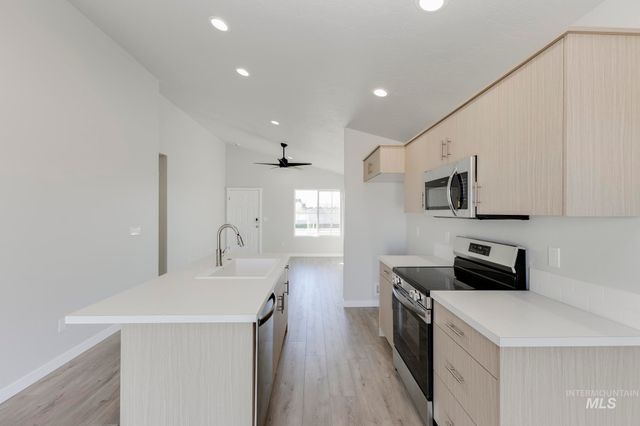 227 W 17th Ave, Jerome, ID 83338
