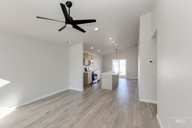 227 W 17th Ave, Jerome, ID 83338