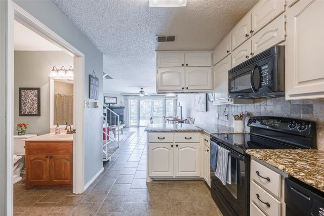 5515 Club Cove Court, De Cordova, TX 76049