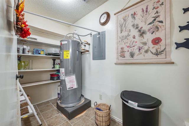 5515 Club Cove Court, De Cordova, TX 76049