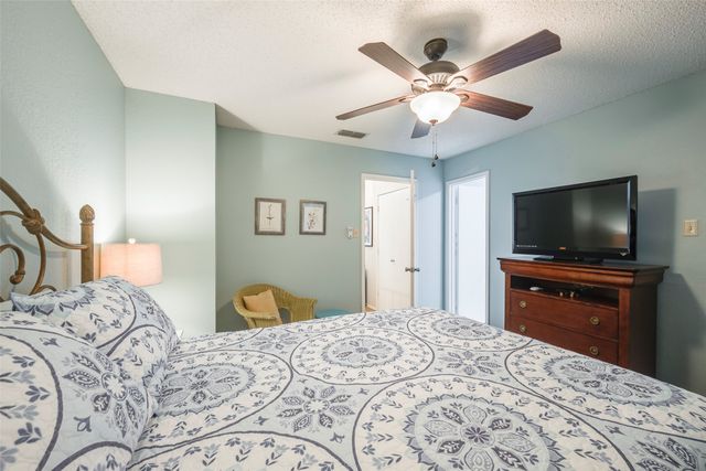 5515 Club Cove Court, De Cordova, TX 76049