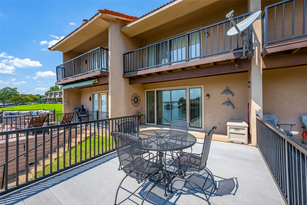 5515 Club Cove Court, De Cordova, TX 76049