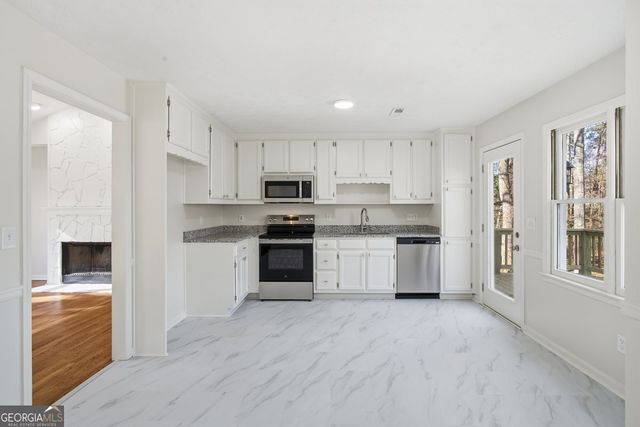 1518 Hillside Drive SE, Conyers, GA 30094