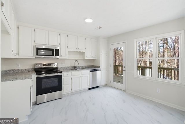 1518 Hillside Drive SE, Conyers, GA 30094