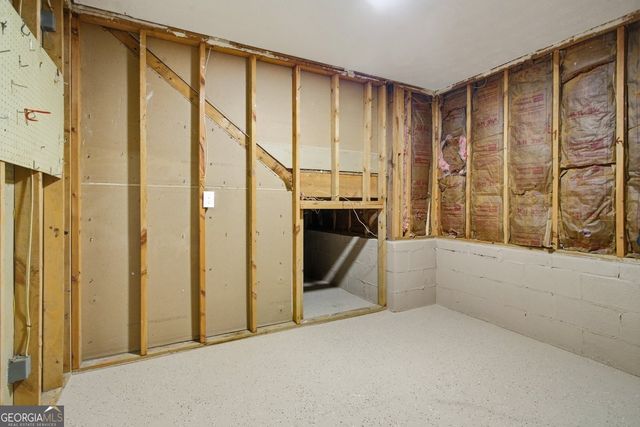 1518 Hillside Drive SE, Conyers, GA 30094