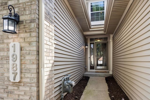 1987 Osprey Court 1987, Bartlett, IL 60103