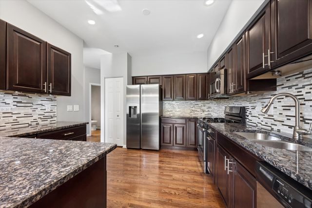 1987 Osprey Court 1987, Bartlett, IL 60103
