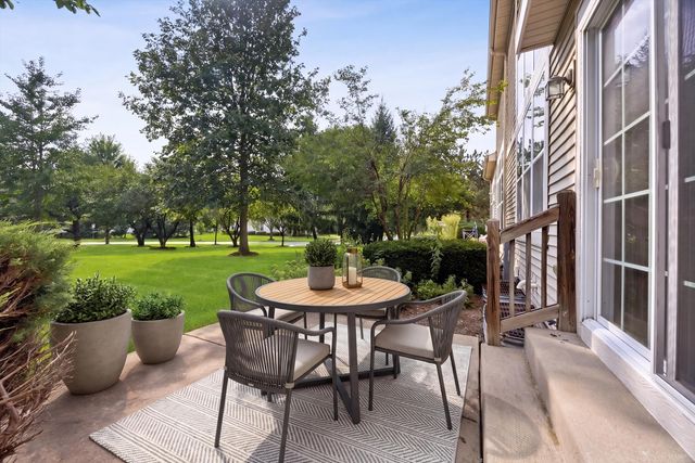 1987 Osprey Court 1987, Bartlett, IL 60103