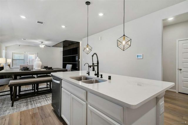 205 Cresta Cove Court, Montgomery, TX 77316