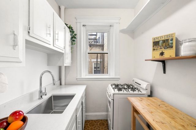 1840 Commonwealth Ave 8, Boston, MA 02135