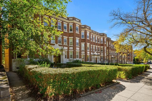 1840 Commonwealth Ave 8, Boston, MA 02135