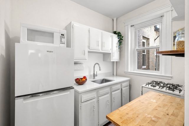 1840 Commonwealth Ave 8, Boston, MA 02135