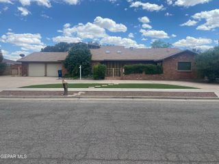1607 TOMMY AARON Drive, El Paso, TX 79936