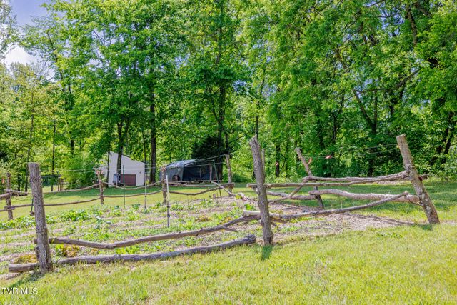 140 Bl Moore Lane, Jonesborough, TN 37659