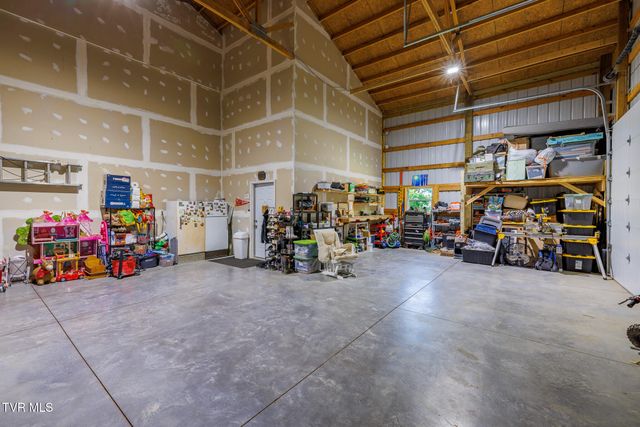 140 Bl Moore Lane, Jonesborough, TN 37659