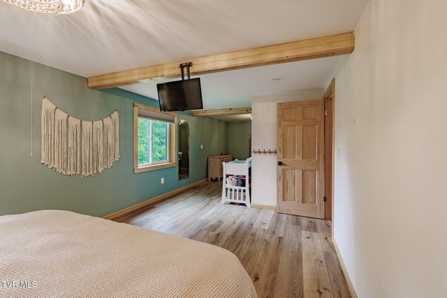 140 Bl Moore Lane, Jonesborough, TN 37659