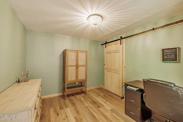 140 Bl Moore Lane, Jonesborough, TN 37659