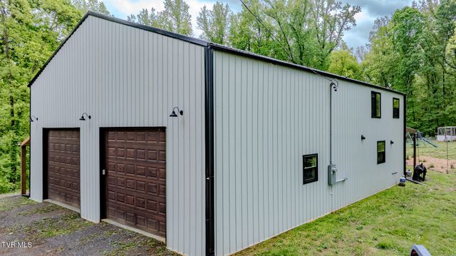 140 Bl Moore Lane, Jonesborough, TN 37659