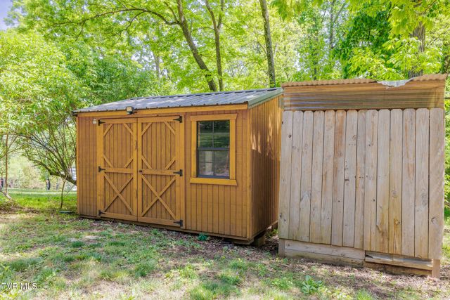 140 Bl Moore Lane, Jonesborough, TN 37659