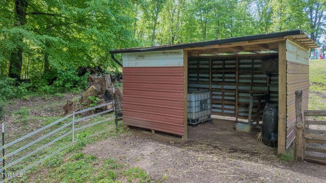 140 Bl Moore Lane, Jonesborough, TN 37659