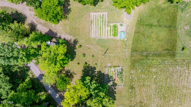 140 Bl Moore Lane, Jonesborough, TN 37659