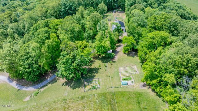 140 Bl Moore Lane, Jonesborough, TN 37659
