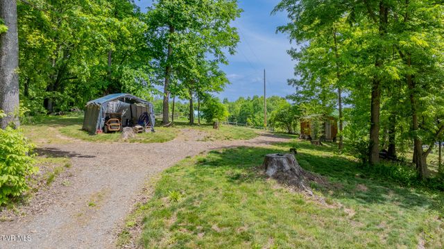 140 Bl Moore Lane, Jonesborough, TN 37659