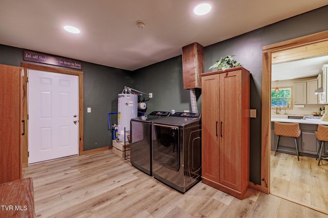 140 Bl Moore Lane, Jonesborough, TN 37659
