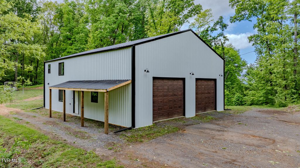 140 Bl Moore Lane, Jonesborough, TN 37659