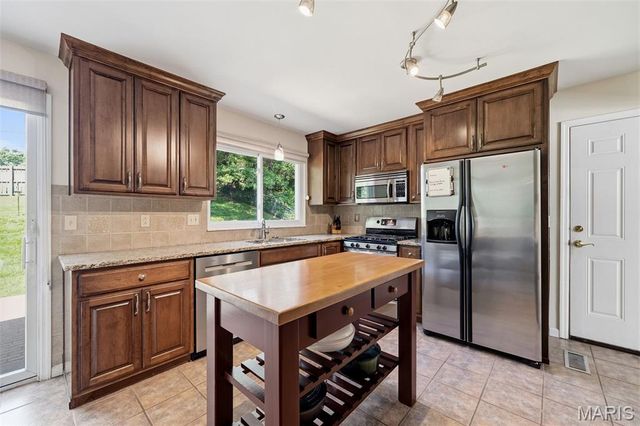 12067 Mereview Drive, St Louis, MO 63146