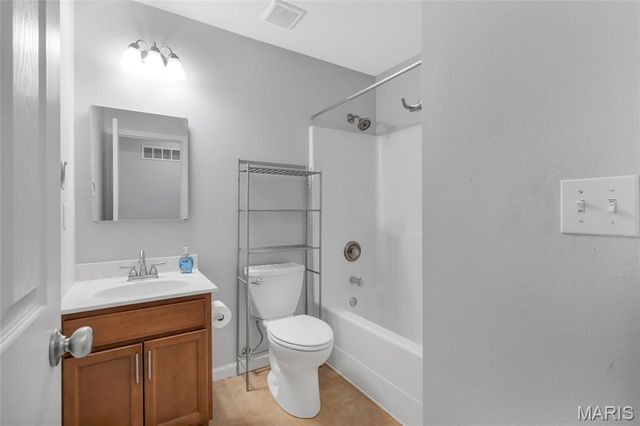 5640 Hawks Landing Drive, Hillsboro, MO 63050