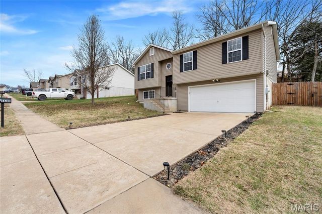 5640 Hawks Landing Drive, Hillsboro, MO 63050