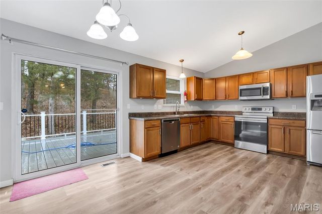 5640 Hawks Landing Drive, Hillsboro, MO 63050