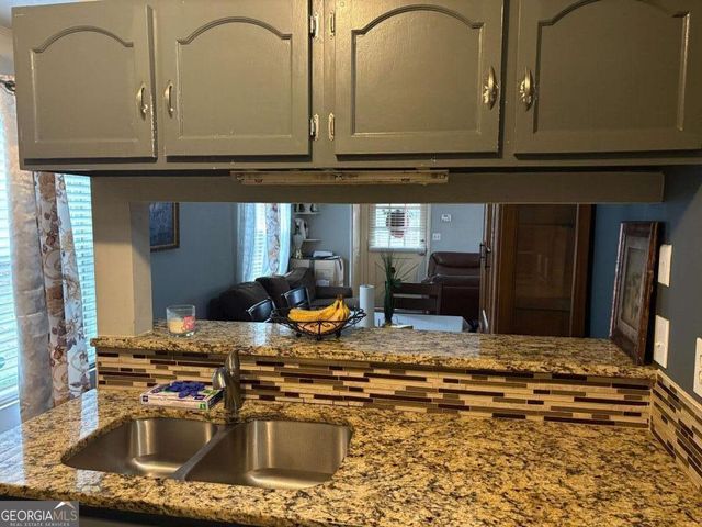 1317 Surrey Lane SW, Marietta, GA 30008