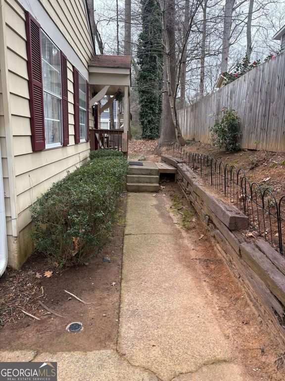 1317 Surrey Lane SW, Marietta, GA 30008