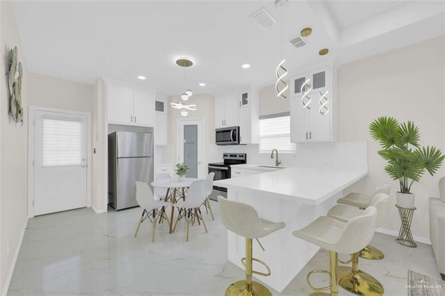 3108 Dichoso Avenue, Donna, TX 78537