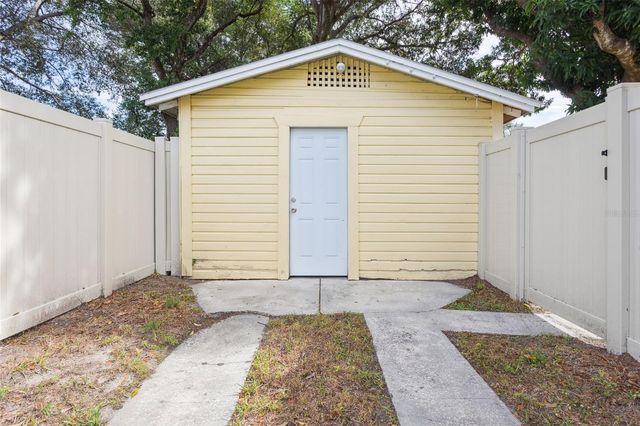 5005 N 15TH STREET, Tampa, FL 33610