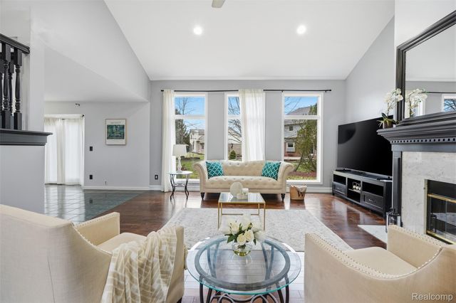 42739 Pond View Drive, Sterling Heights, MI 48314