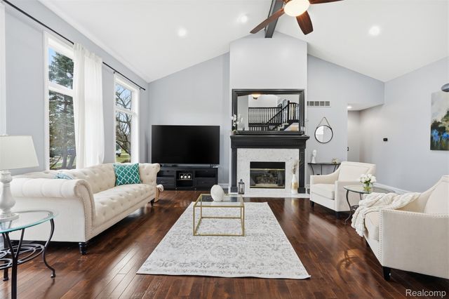 42739 Pond View Drive, Sterling Heights, MI 48314