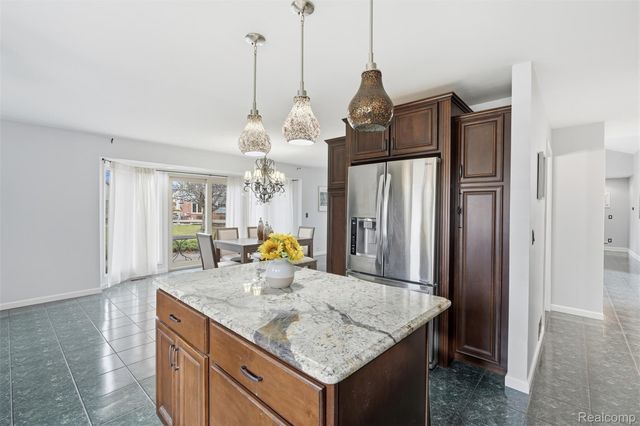 42739 Pond View Drive, Sterling Heights, MI 48314