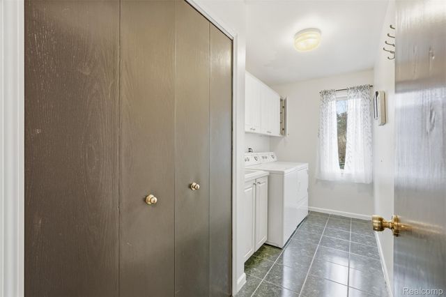 42739 Pond View Drive, Sterling Heights, MI 48314