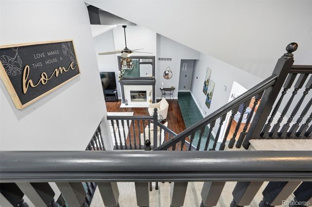 42739 Pond View Drive, Sterling Heights, MI 48314