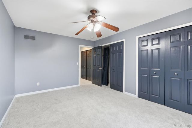 42739 Pond View Drive, Sterling Heights, MI 48314