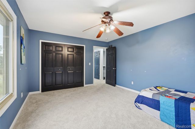 42739 Pond View Drive, Sterling Heights, MI 48314